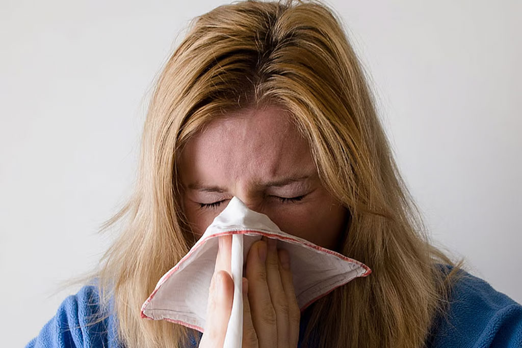 एच3एन2 फ्लू के मुख्य लक्षण: बुखार, खांसी, गले में खराश, थकान, मांसपेशियों में दर्द, कभी-कभार उल्टी या दस्त।