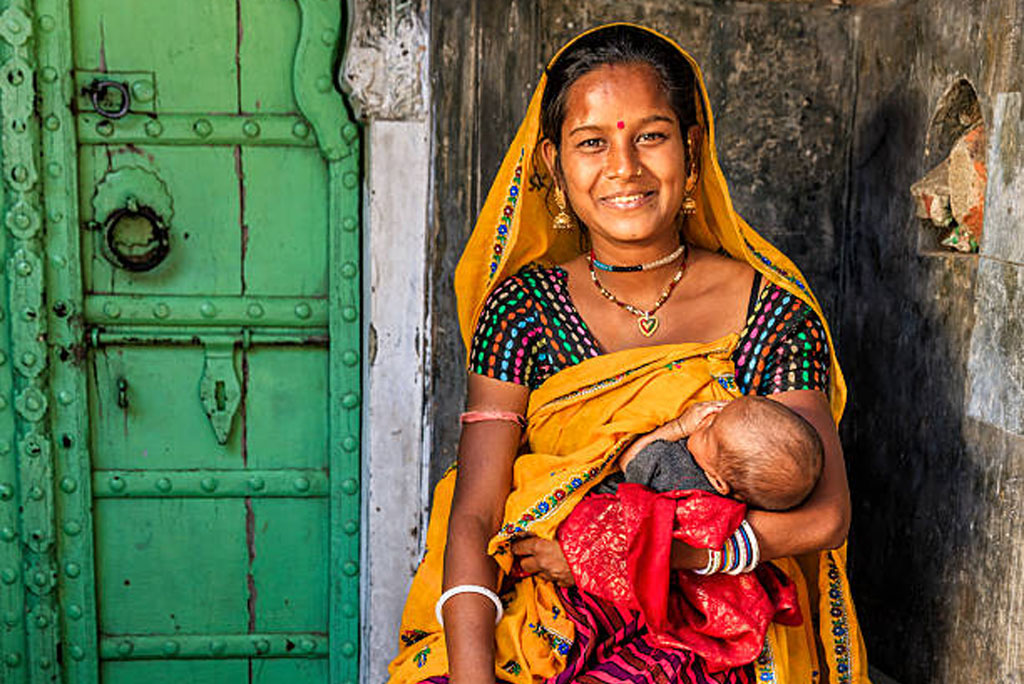 एनीमिया की रोकथाम और इलाज: गर्भवती महिलाओं में आयरन और फोलिक एसिड की नियमित खुराक देना। गंभीर एनीमिया में आयरन या रक्त चढ़ाना।