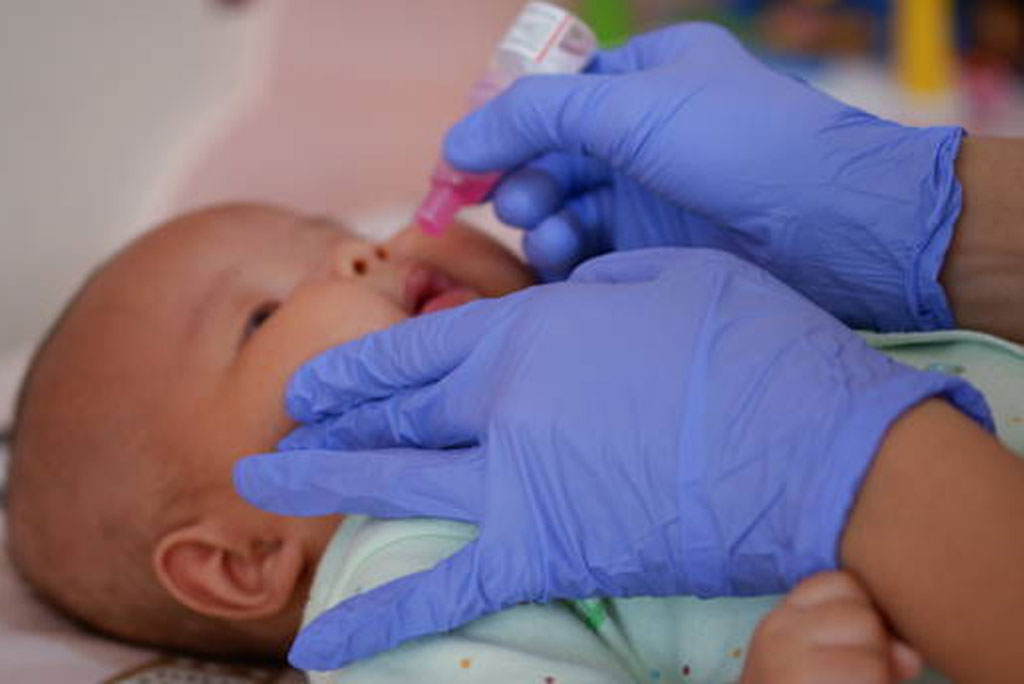 भारत का पोलियो मुक्त सफर: भारत ने पल्स पोलियो अभियान और व्यापक टीकाकरण के माध्यम से 2014 में पोलियो मुक्त होने का गौरव हासिल किया।