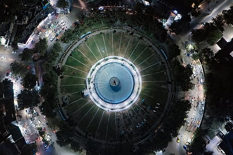 रात में कृत्रिम प्रकाश से जगमगाता जोधपुर; फोटो: आईस्टॉक