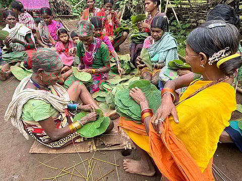 सामूहिक जीवन की मिसाल हैं आदिवासी। फोटो: अंकुर तिवारी