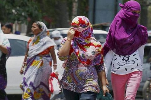 आज 24 अप्रैल को बिहार, छत्तीसगढ़, हरियाणा, चंडीगढ़ और दिल्ली, झारखंड, केरल और माहे, मध्य प्रदेश, पंजाब, राजस्थान, उत्तर प्रदेश और विदर्भ में लू चलने की आशंका जताई गई है।