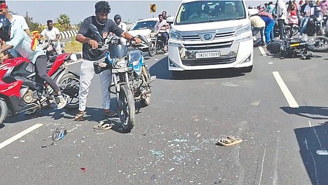 A scene of accident at Pallagoundampalayam in Tirupur