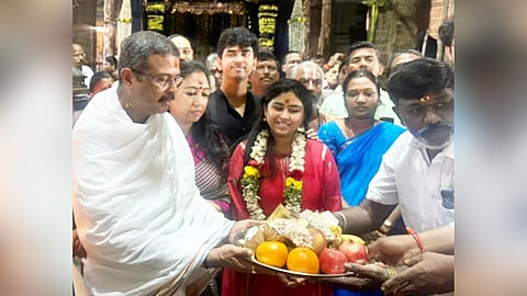 Union Education Minister Dharmendra Pradhan and his family paid a visit to Meenakshi Sundareswarar temple