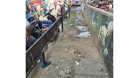 Barricaded service road behind Chromepet bus stop 