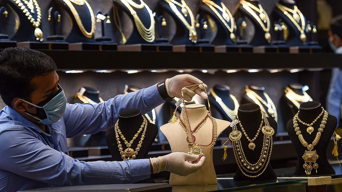 Chennai gold price increases by Rs 800, silver costs Rs 300 per gram on