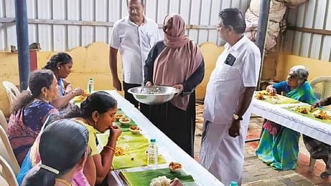 Muslim couple from Navalur Nagar in Thanjavur organized a grand feast at the famous Veeramakaliamman Temple