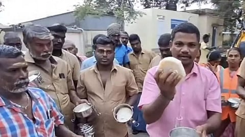 Workers complaining that the quality of food served for them under the free breakfast programme is unfit to consume.