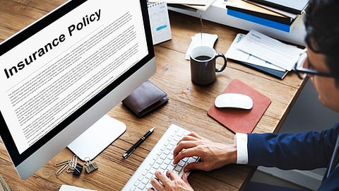 Why Should Young Professionals Buy a Health and Life Insurance Combo Plan Early?