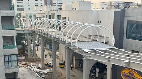 Foot-over-bridge (FoB) skywalk connecting Poonamallee-Vadapalani metro line travelling passengers.