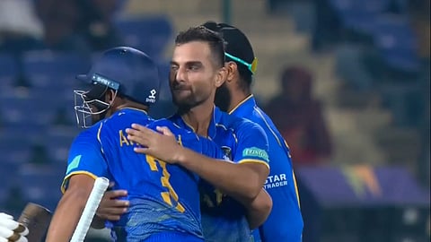 Muhammad Arfan hits the winning runs against Canada 