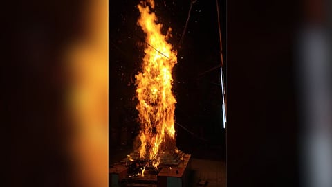 Devotees offered salt and pepper into fire.