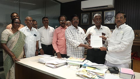 The members of the Federation of North Chennai Residents Welfare Association met DMK organising secretary R. S. Bharathi at Anna Arivalayam and submitted the manifesto on Tuesday (March 3)