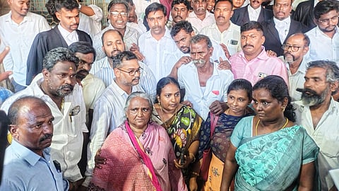 Madurai: Court convicts 9 in Sathankulam custodial deaths