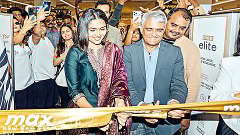 L-R: Kayadu Lohar and Sumit Chandan