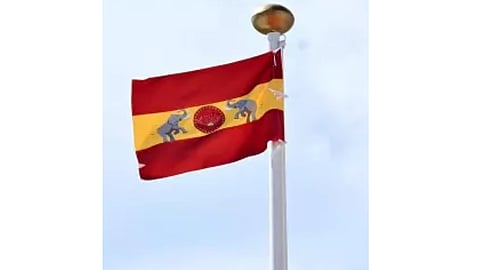 TVK workers confront Mettur candidate over office closure, ticket row
