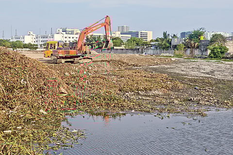Soil dumping in Kallukuttai lake raises concerns