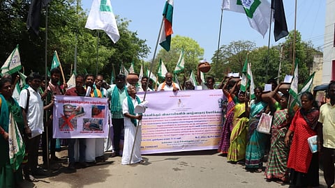 Farmers stage protest in Tiruchy on Wednesday 