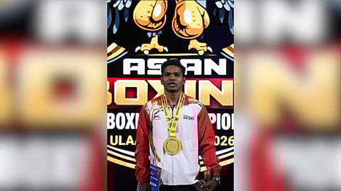 Vishvanath Suresh won gold in the men’s 50kg category by defeating Japan's Daichi Iwai 