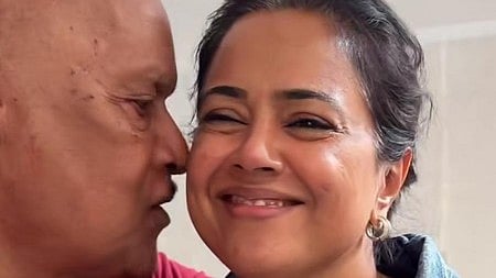 Sameera Reddy with her dad