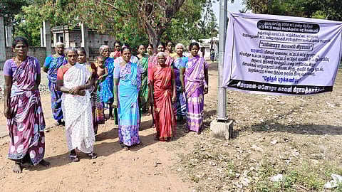 Manora villagers stage protest on Friday