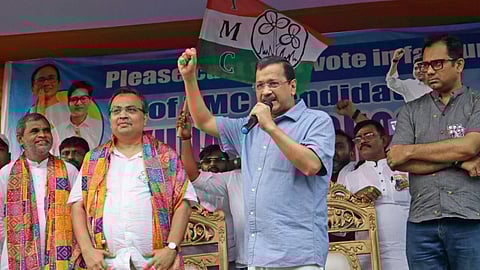 Aam Aadmi Party chief Arvind Kejriwal addressing the public in West Bengal