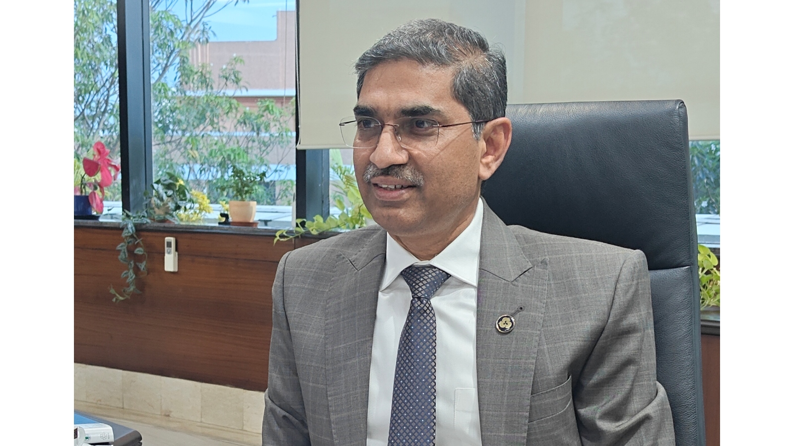 Managing Director Binod Kumar 