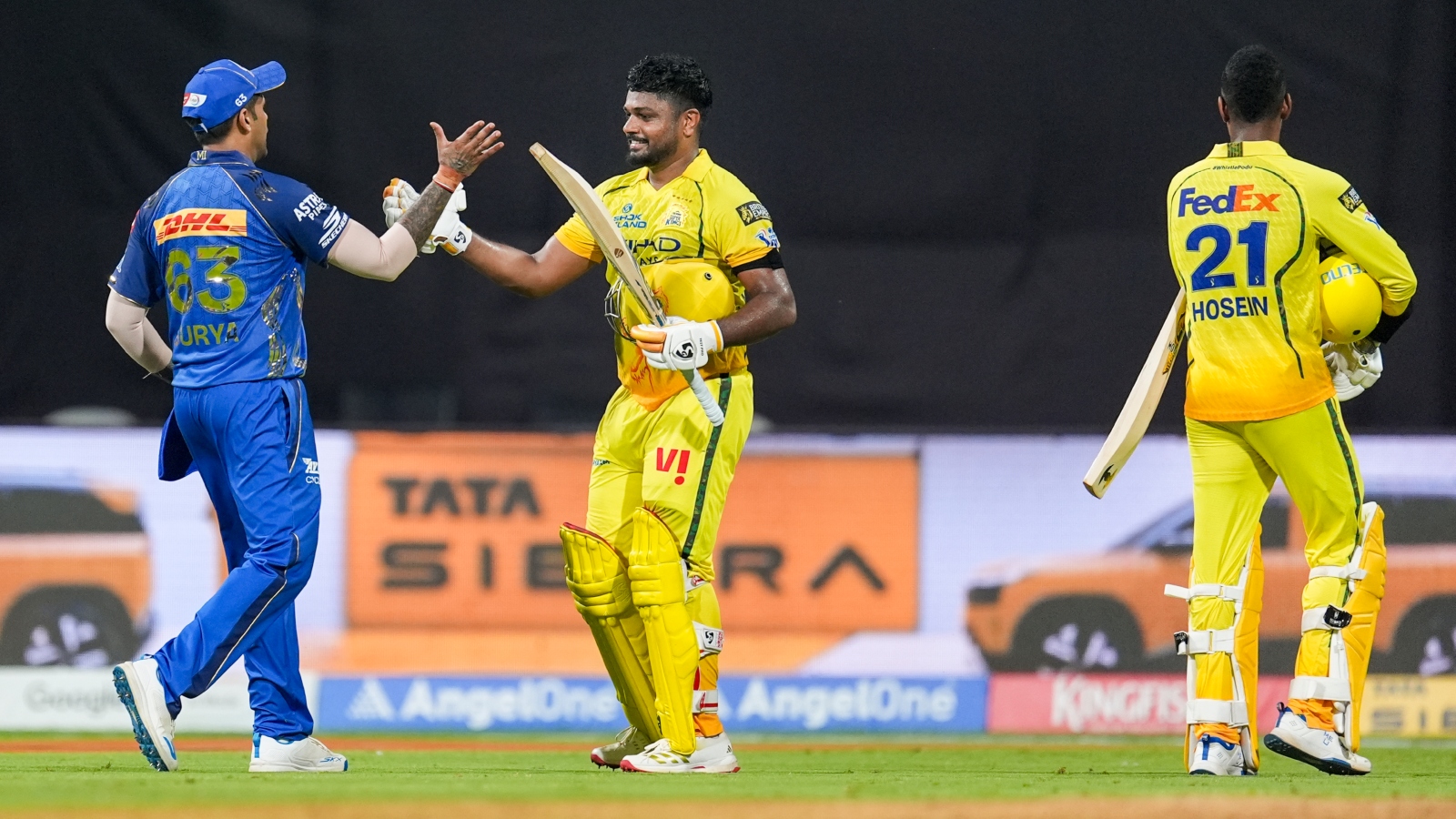 How can teams seal IPL 2026 playoff qualification?