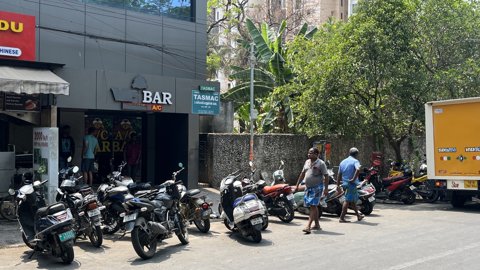 TASMAC outlet on Arunachalam Road