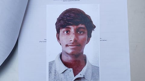  R Divakar