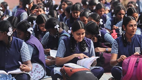 Over 1,150 govt school students to get full scholarship to pursue higher education