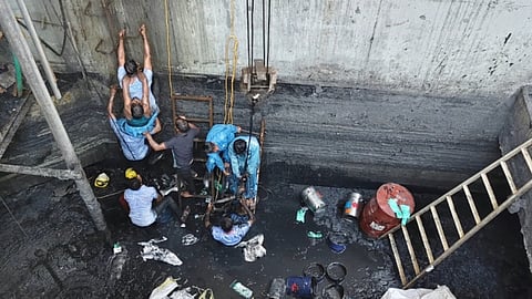 Four workers hospitalised after inhaling toxic gas