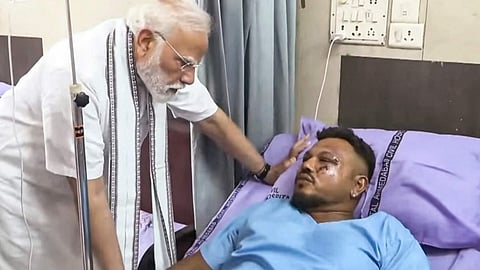 PM Modi met Viswashkumar Ramesh, the lone survivor 