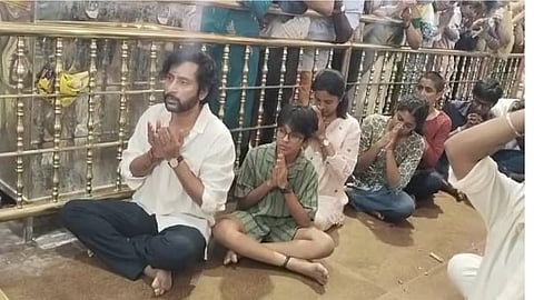 RJ Balaji offers prayers at Masani Amman temple 