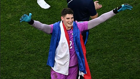 Paraguay's goalkeeper Orlando Gill 
