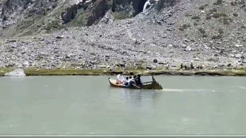 Boat capsizes in Pakistan's Swat Valley