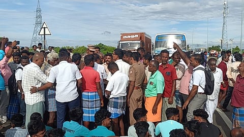 Protesting residents block Tiruchy-Dindigul bypass on Friday