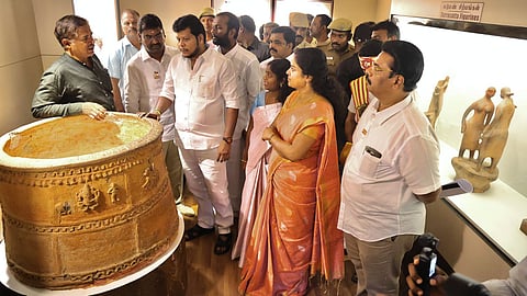 Minister for Handlooms, Textiles and Khadi Minister Vijay Balaji inaugurating the expanded museum at the Vellore Fort