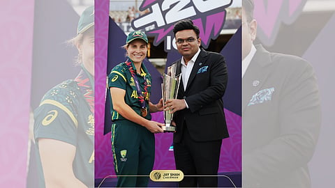 Australia captain Sophie Molineux and ICC Chairman Jay Shah 