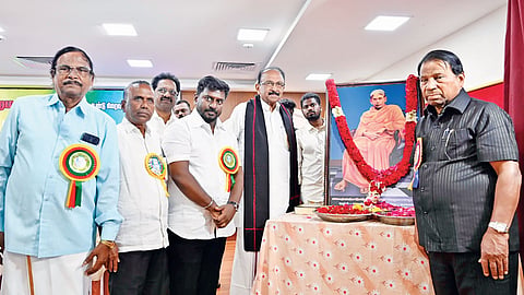 VIT Chancellor G Viswanathan, Minister Rajmohan and others
pay tribute to Maraimalai Adigal