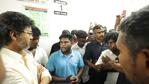 CM Vijay's surprise stop at MC Rajah hostel; students flag food, hygiene issues