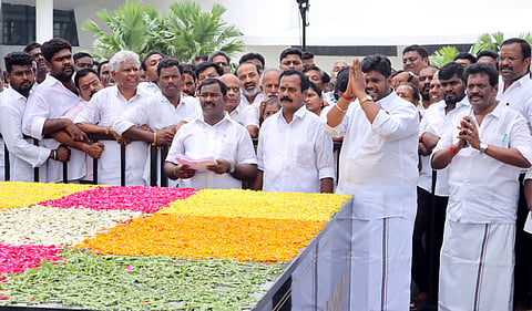 CVe Shanmugam supporters holding a symbolic protest against party chief Edappadi Palaniswami at former supremo late J Jayalalithaa's memorial in Chennai on Monday

