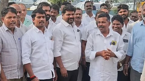 Internal differences within the AIADMK have resurfaced in Villupuram district, with more than 500 supporters of senior leader Shanmugam deciding to quit the party amid an escalating party feud