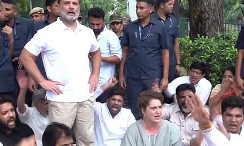 Rahul, Priyanka meet injured students, mother of young woman on ventilator support at RML hospital
