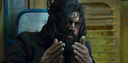 Nivin Pauly in Yezhu Kadal Yezhu Malai