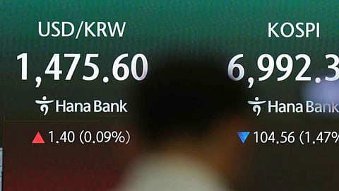 World shares are mixed and oil prices fall, markets in Asia skid in sell-off of AI-related shares