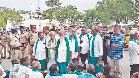 Farmer leader P Ayyakannu protests in front of Secretariat