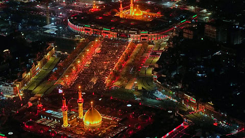 Shiite piligrims at the holy shrine of Imam Hussien