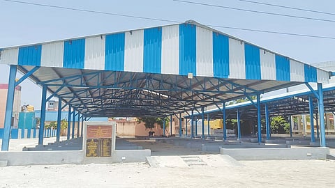 The deserted vegetable market in Tiruvallur