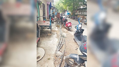 Exposed cables seen on one of Shastri Nagar’s lane in Pulianthope